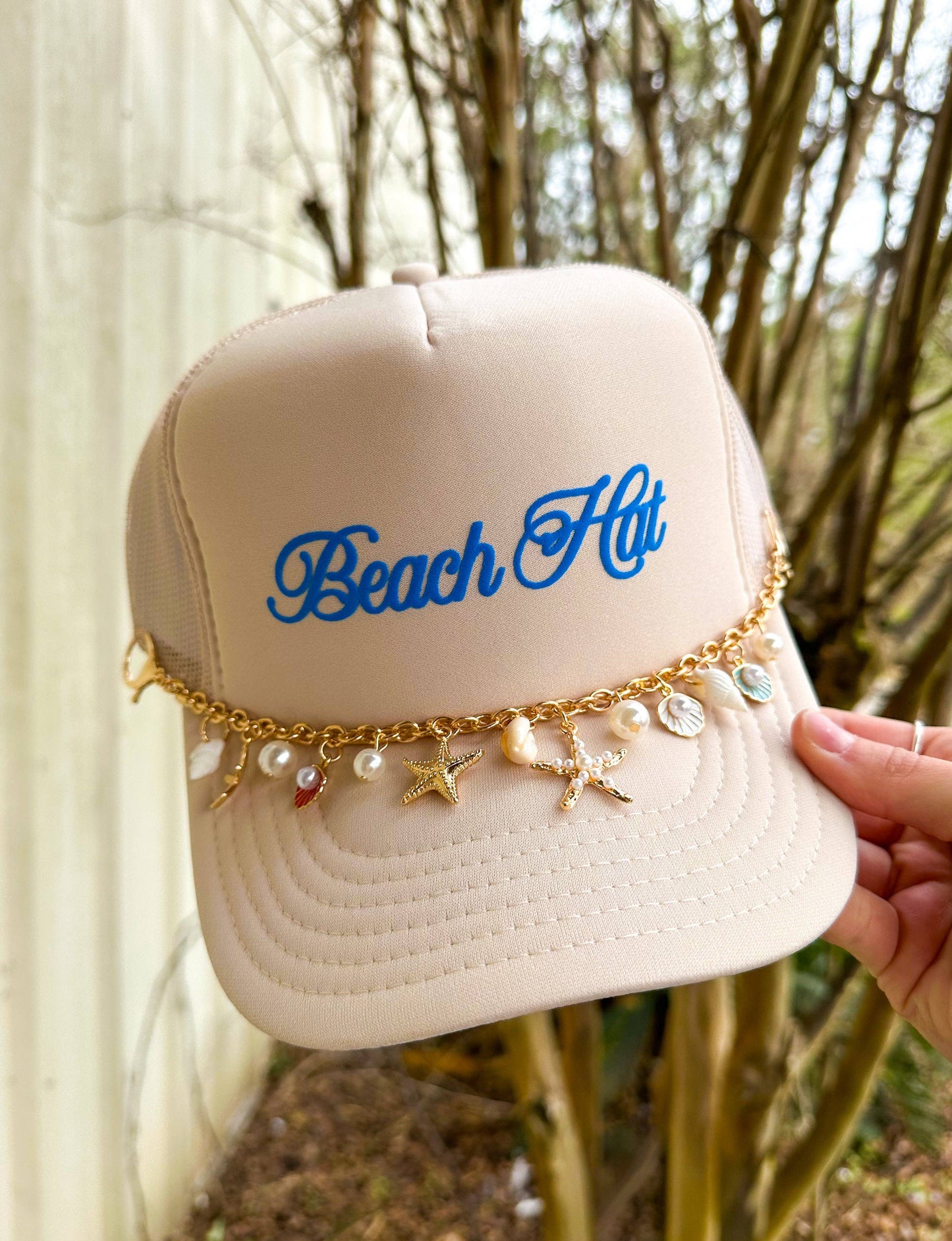 Beach Hat Cursive Cream Trucker: WITH CHAIN & PIN