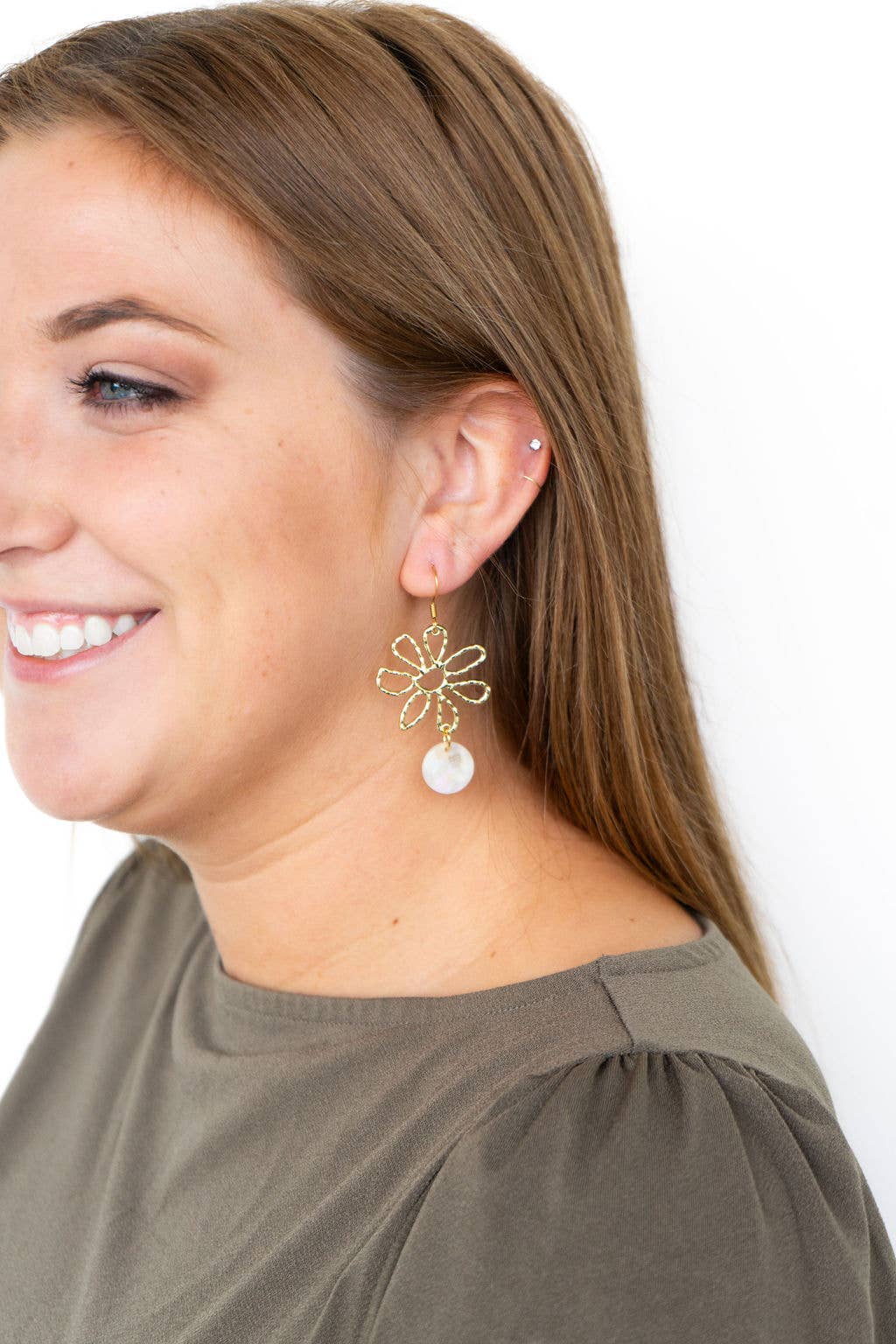 Maisy Earrings - Cream // Spring, Summer, Flower