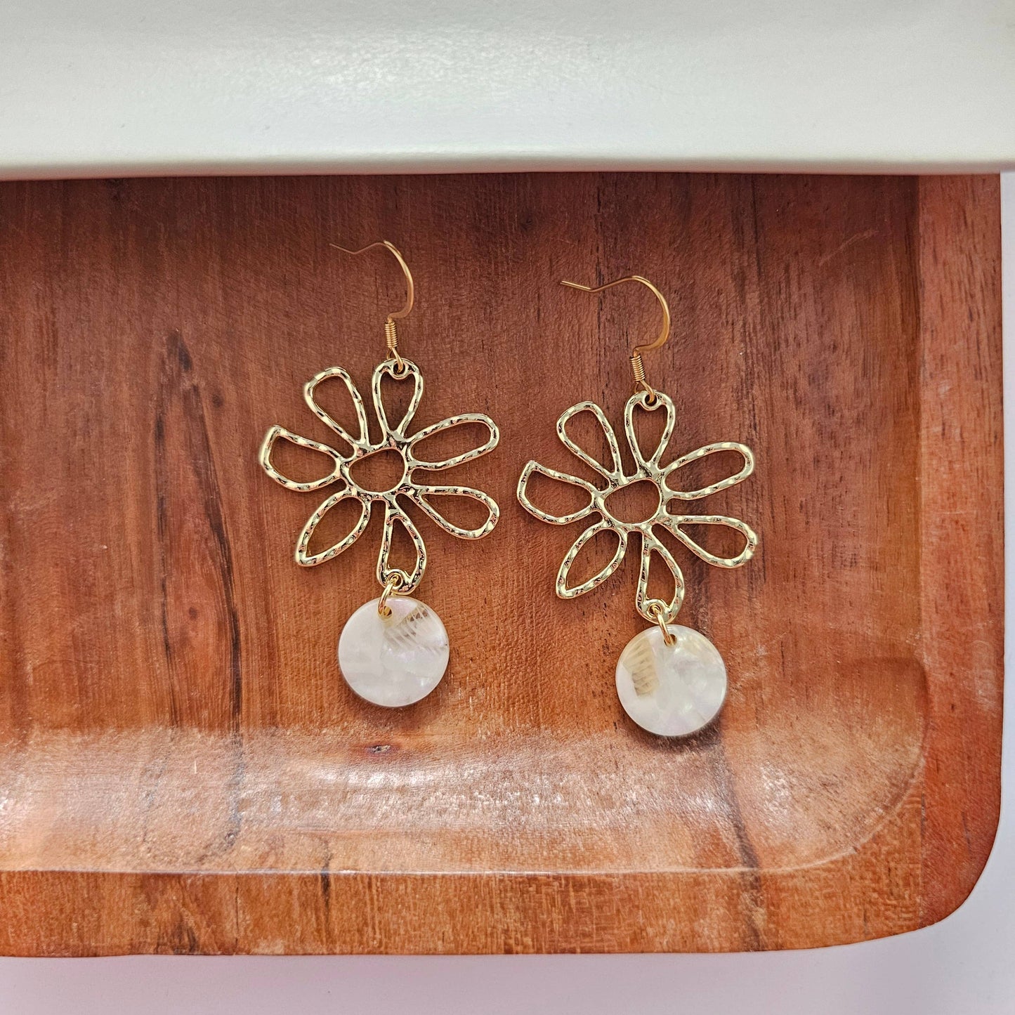 Maisy Earrings - Cream // Spring, Summer, Flower