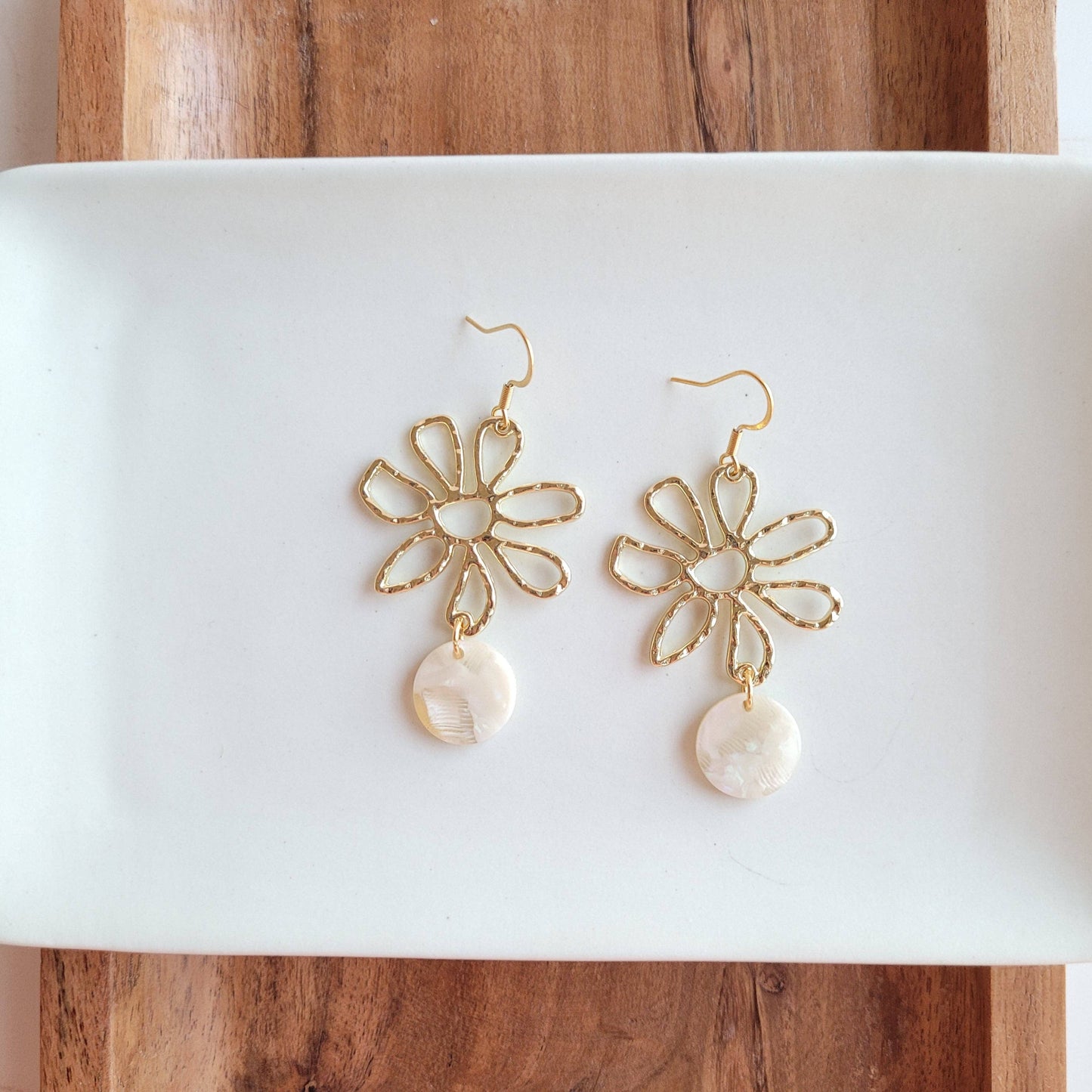 Maisy Earrings - Cream // Spring, Summer, Flower