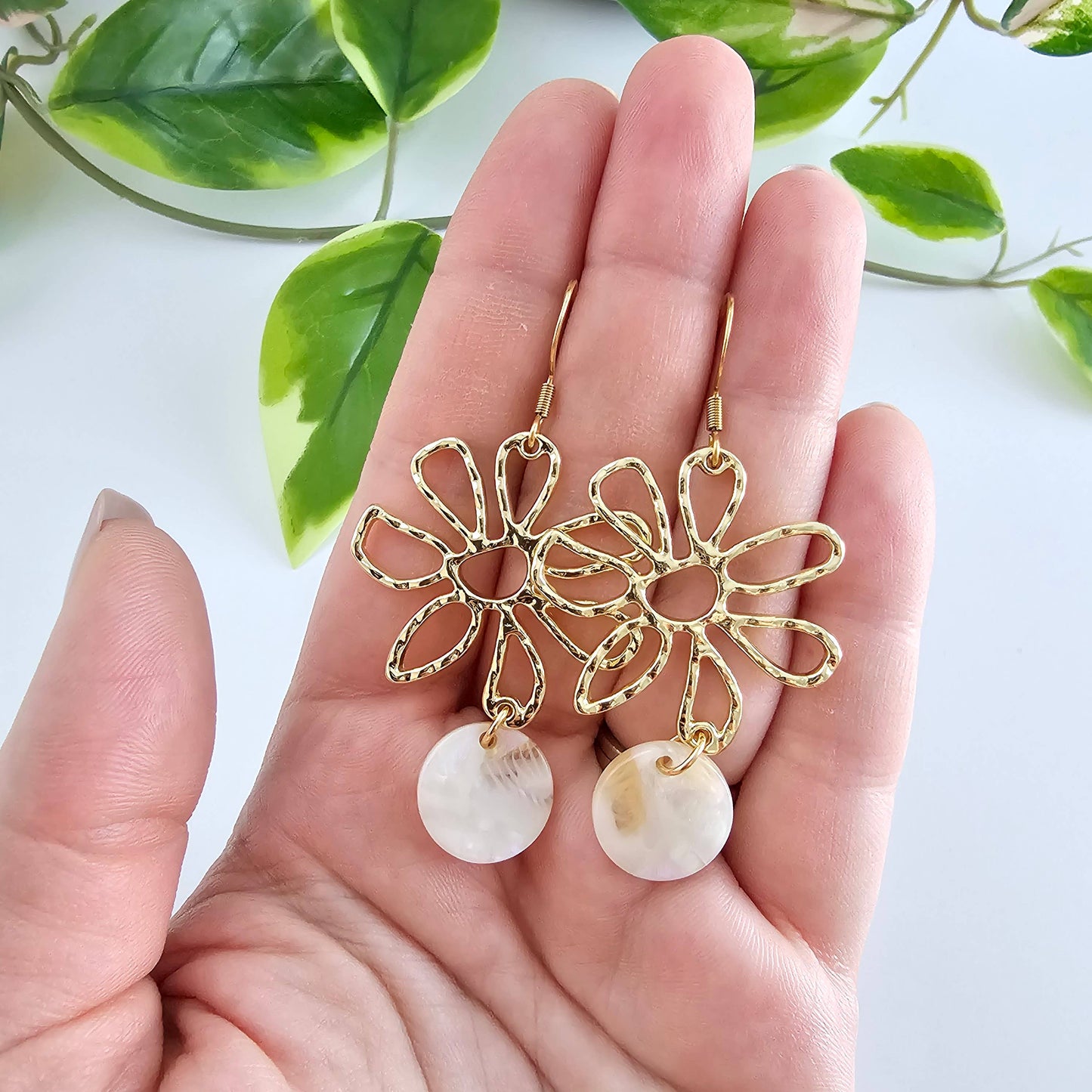 Maisy Earrings - Cream // Spring, Summer, Flower