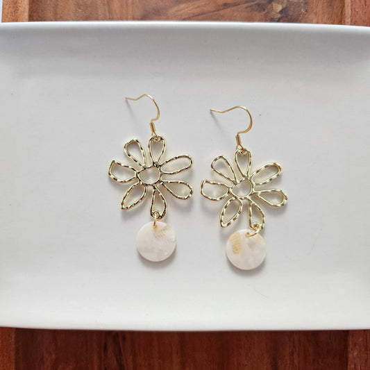 Maisy Earrings - Cream // Spring, Summer, Flower