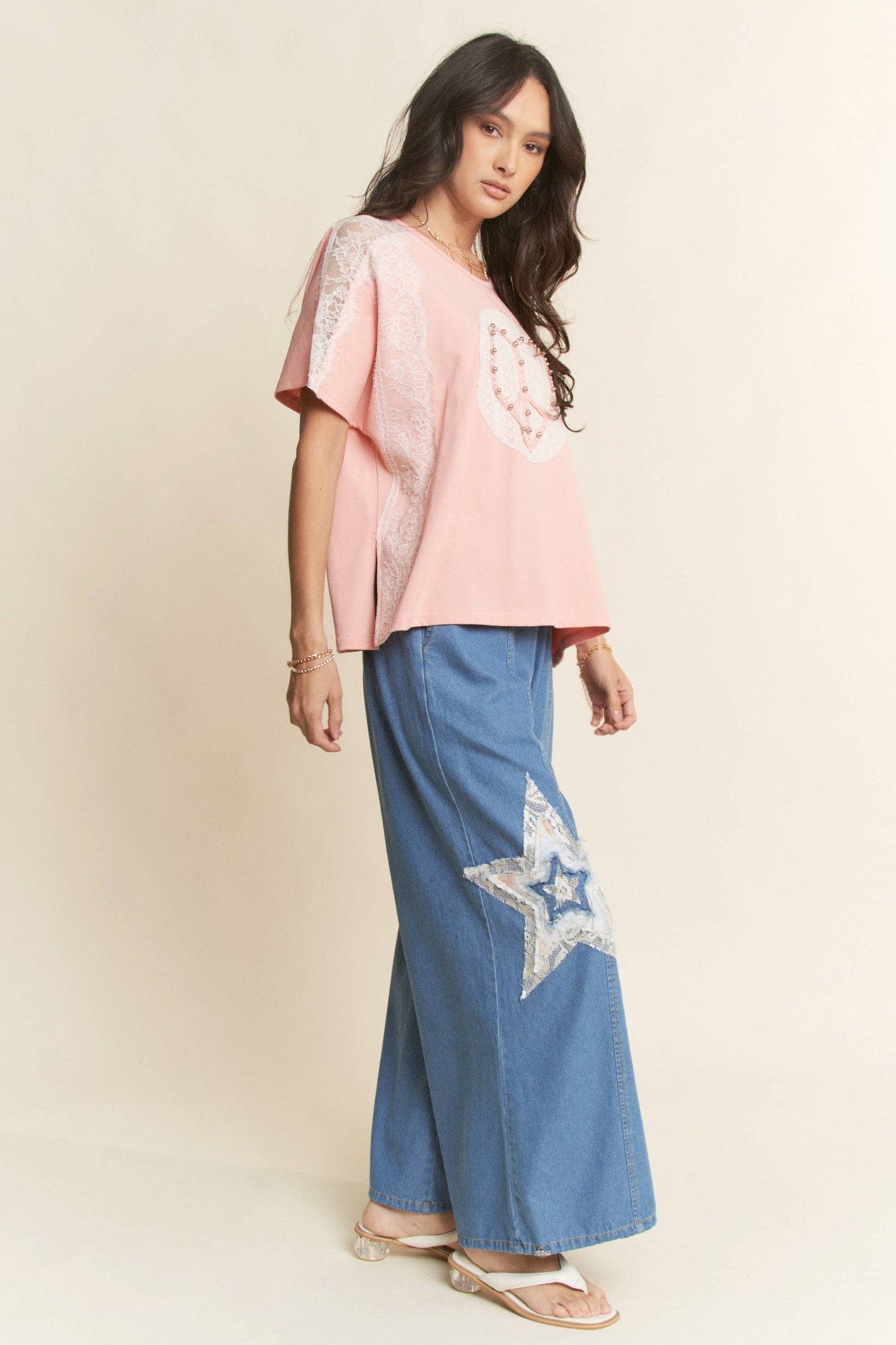 HEART PEACE PATCH LACE PEARL SHORT SLEEVE TOP: Pink / L
